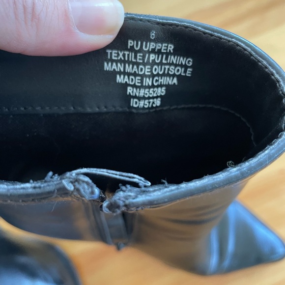 Express vegan leather pointed toe booties size 6 - Picture 14 of 14